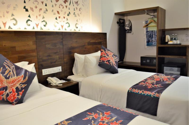 קוצ'ינג Serapi Hotel מראה חיצוני תמונה