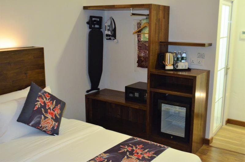 קוצ'ינג Serapi Hotel מראה חיצוני תמונה